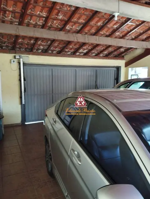 Sobrado com 4 quartos à venda, 250m2 em Jardim Santa Mena, Guarulhos - SP - imagem 3 Foto 3 de Sobrado com 4 quartos à venda, 250m2 em Jardim Santa Mena, Guarulhos - SP