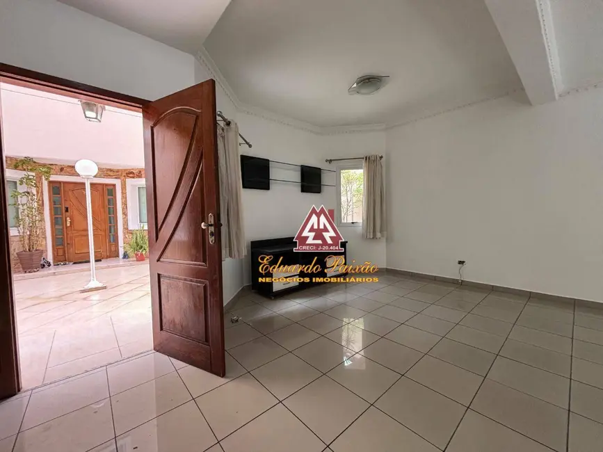 Casa de Condomínio com 3 quartos para alugar, 80m2 em Vale dos Machados, Guarulhos - SP - imagem 3 Foto 3 de Casa de Condomínio com 3 quartos para alugar, 80m2 em Vale dos Machados, Guarulhos - SP