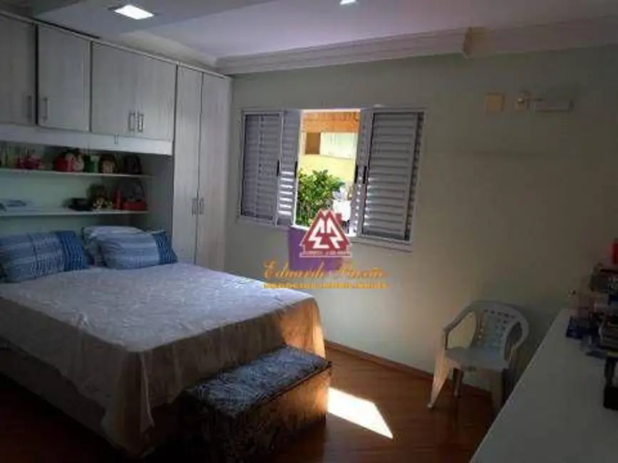 Casa com 3 quartos à venda, 260m2 em Jardim Santa Mena, Guarulhos - SP - imagem 8 Foto 8 de Casa com 3 quartos à venda, 260m2 em Jardim Santa Mena, Guarulhos - SP