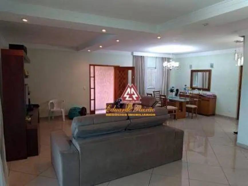 Casa com 3 quartos à venda, 260m2 em Jardim Santa Mena, Guarulhos - SP - imagem 3 Foto 3 de Casa com 3 quartos à venda, 260m2 em Jardim Santa Mena, Guarulhos - SP