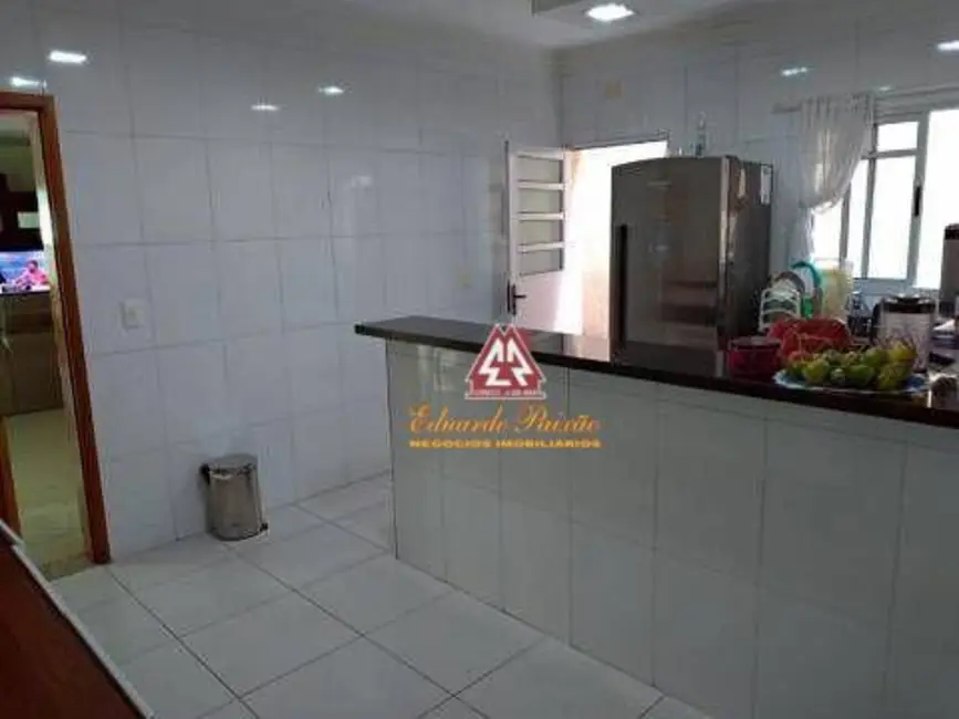 Casa com 3 quartos à venda, 260m2 em Jardim Santa Mena, Guarulhos - SP - imagem 7 Foto 7 de Casa com 3 quartos à venda, 260m2 em Jardim Santa Mena, Guarulhos - SP
