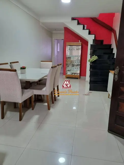 Sobrado com 3 quartos à venda, 150m2 em Gopoúva, Guarulhos - SP - imagem 2 Foto 2 de Sobrado com 3 quartos à venda, 150m2 em Gopoúva, Guarulhos - SP