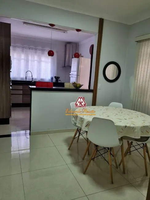 Sobrado com 3 quartos à venda, 150m2 em Gopoúva, Guarulhos - SP - imagem 4 Foto 4 de Sobrado com 3 quartos à venda, 150m2 em Gopoúva, Guarulhos - SP