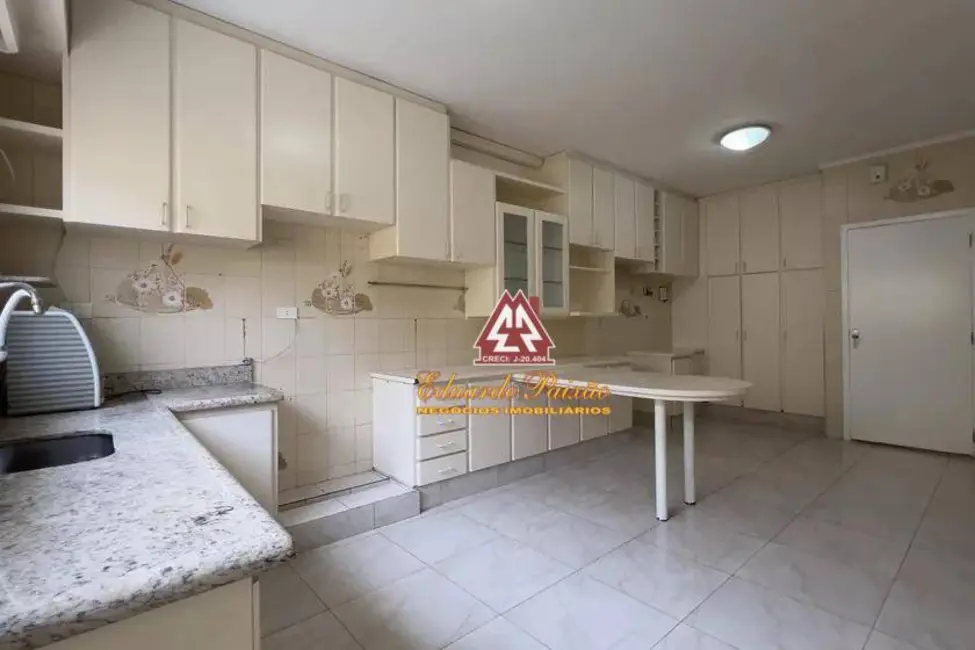 Casa com 4 quartos para alugar, 255m2 em Jardim Tranqüilidade, Guarulhos - SP - imagem 7 Foto 7 de Casa com 4 quartos para alugar, 255m2 em Jardim Tranqüilidade, Guarulhos - SP