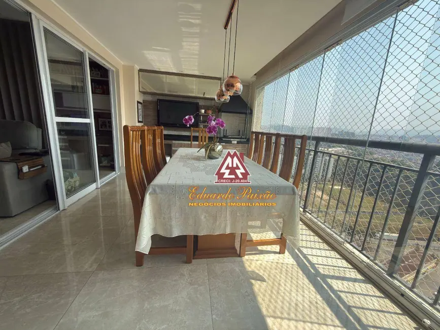 Foto 9 de Apartamento com 3 quartos à venda, 284m2 em Jardim Flor da Montanha, Guarulhos - SP