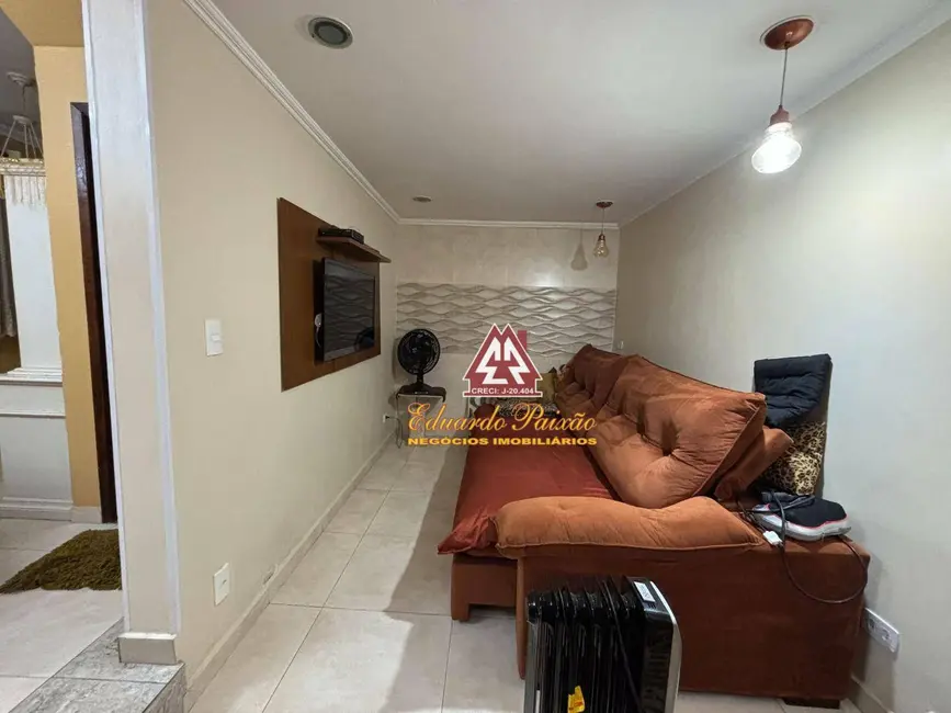 Sobrado com 3 quartos à venda, 200m2 em Jardim Vila Galvão, Guarulhos - SP - imagem 4 Foto 4 de Sobrado com 3 quartos à venda, 200m2 em Jardim Vila Galvão, Guarulhos - SP