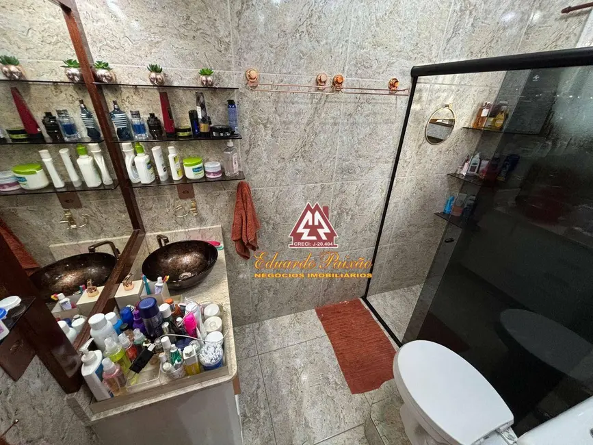 Sobrado com 3 quartos à venda, 200m2 em Jardim Vila Galvão, Guarulhos - SP - imagem 9 Foto 9 de Sobrado com 3 quartos à venda, 200m2 em Jardim Vila Galvão, Guarulhos - SP