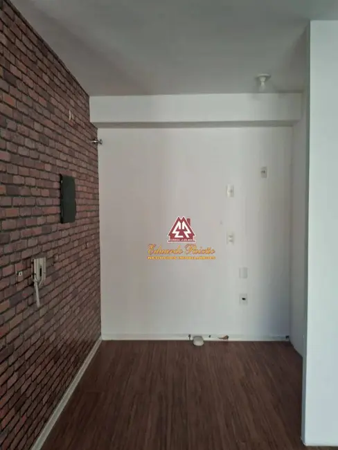 Kitnet com 1 quarto à venda, 85m2 em Jardim Flor da Montanha, Guarulhos - SP - imagem 4 Foto 4 de Kitnet com 1 quarto à venda, 85m2 em Jardim Flor da Montanha, Guarulhos - SP