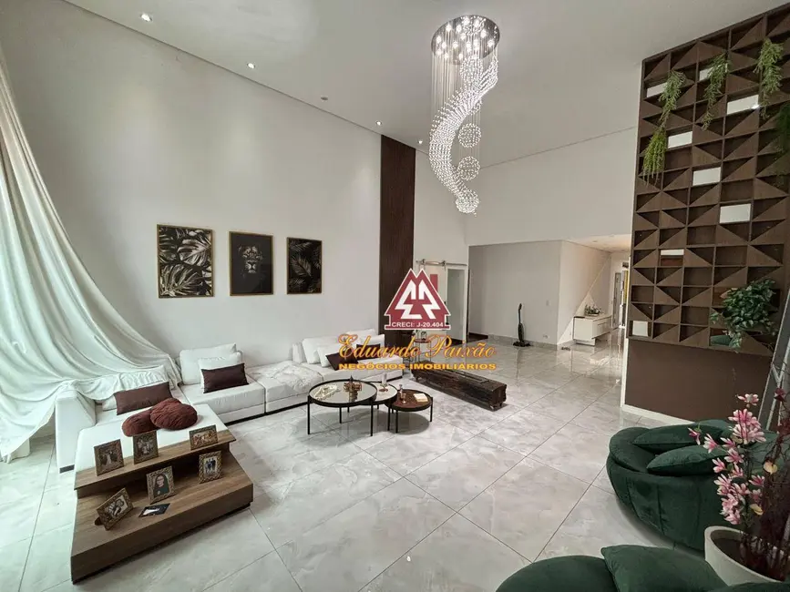 Casa com 3 quartos à venda, 800m2 em Vila Milton, Guarulhos - SP - imagem 3 Foto 3 de Casa com 3 quartos à venda, 800m2 em Vila Milton, Guarulhos - SP