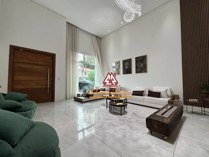 Casa com 3 quartos à venda, 800m2 em Vila Milton, Guarulhos - SP - imagem 1 Foto 1 de Casa com 3 quartos à venda, 800m2 em Vila Milton, Guarulhos - SP