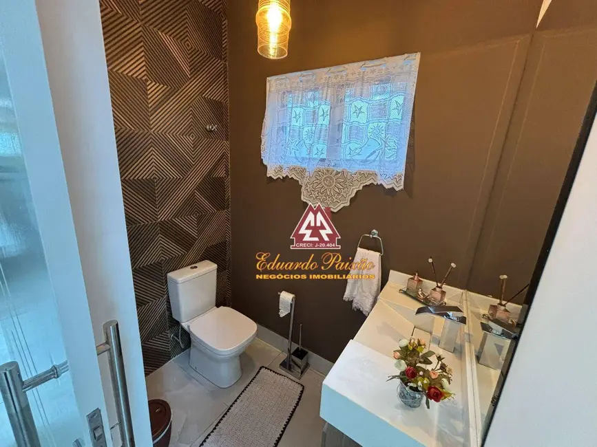 Casa com 3 quartos à venda, 800m2 em Vila Milton, Guarulhos - SP - imagem 5 Foto 5 de Casa com 3 quartos à venda, 800m2 em Vila Milton, Guarulhos - SP