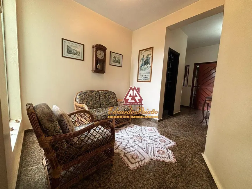 Sobrado com 3 quartos à venda, 410m2 em Vila Galvão, Guarulhos - SP - imagem 8 Foto 8 de Sobrado com 3 quartos à venda, 410m2 em Vila Galvão, Guarulhos - SP