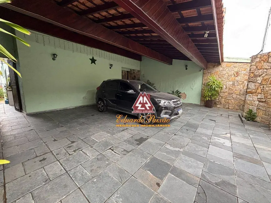 Sobrado com 3 quartos à venda, 410m2 em Vila Galvão, Guarulhos - SP - imagem 2 Foto 2 de Sobrado com 3 quartos à venda, 410m2 em Vila Galvão, Guarulhos - SP