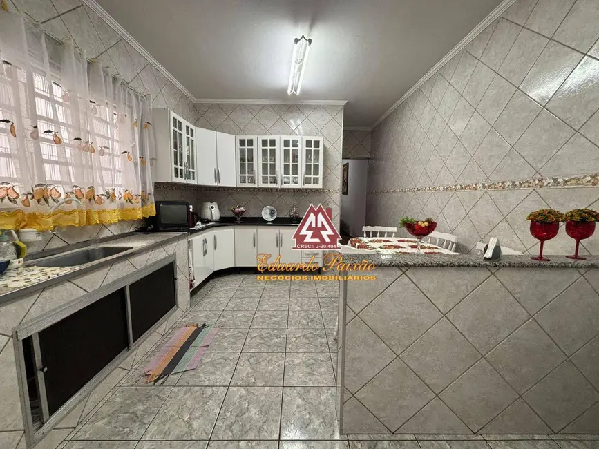 Foto 9 de Sobrado com 3 quartos para alugar, 125m2 em Jardim Santa Cecília, Guarulhos - SP