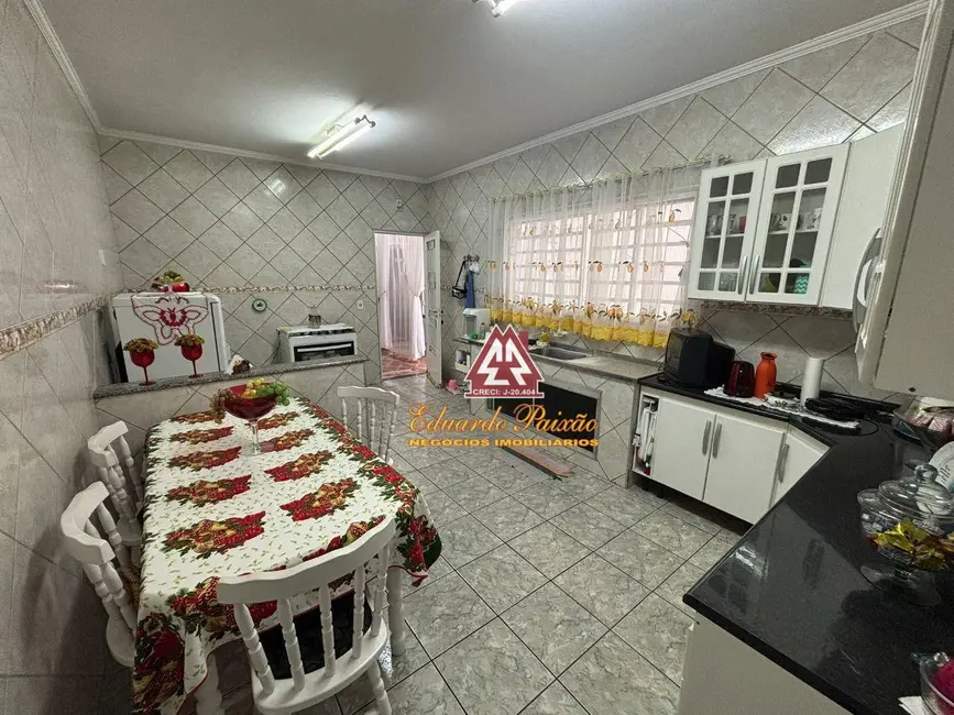 Foto 8 de Sobrado com 3 quartos para alugar, 125m2 em Jardim Santa Cecília, Guarulhos - SP