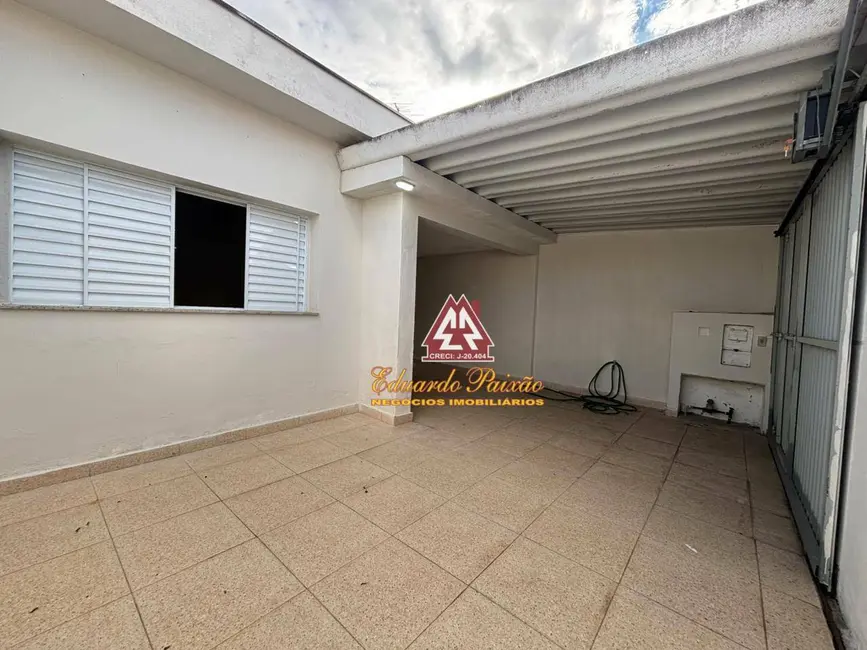 Casa com 2 quartos para alugar, 125m2 em Ponte Grande, Guarulhos - SP - imagem 3 Foto 3 de Casa com 2 quartos para alugar, 125m2 em Ponte Grande, Guarulhos - SP