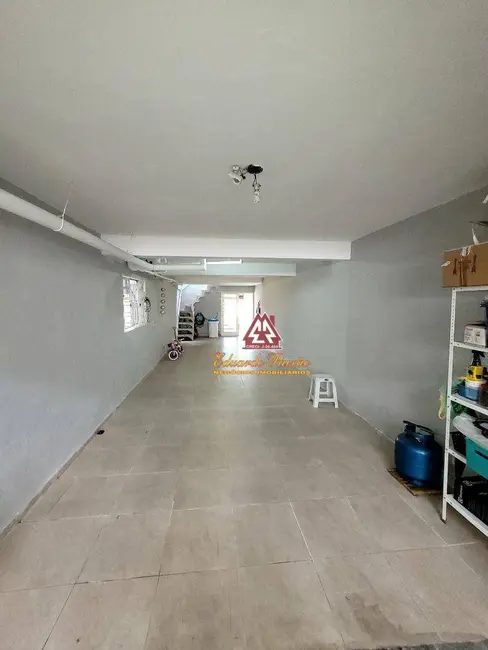 Foto 2 de Sobrado com 3 quartos à venda, 217m2 em Jardim Santa Cecília, Guarulhos - SP