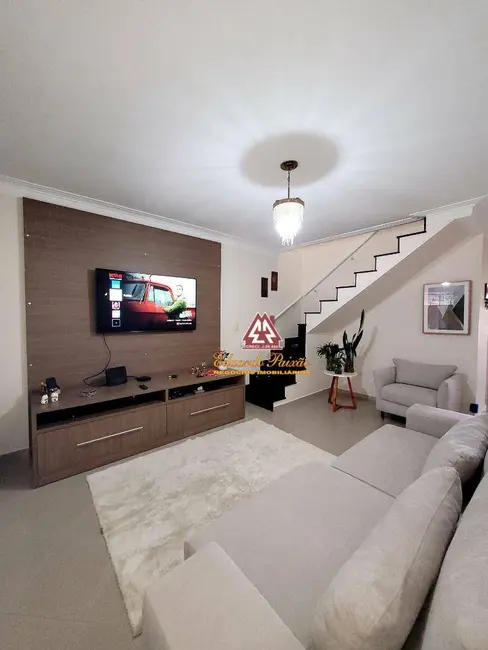 Foto 4 de Sobrado com 3 quartos à venda, 217m2 em Jardim Santa Cecília, Guarulhos - SP