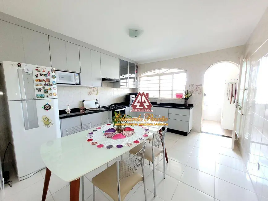 Foto 5 de Sobrado com 3 quartos à venda, 217m2 em Jardim Santa Cecília, Guarulhos - SP