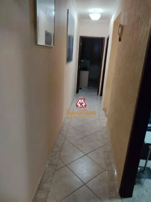 Sobrado com 3 quartos à venda, 125m2 em Jardim Bom Clima, Guarulhos - SP - imagem 5 Foto 5 de Sobrado com 3 quartos à venda, 125m2 em Jardim Bom Clima, Guarulhos - SP