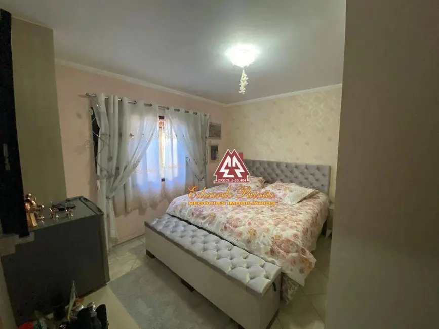 Sobrado com 3 quartos à venda, 125m2 em Jardim Bom Clima, Guarulhos - SP - imagem 8 Foto 8 de Sobrado com 3 quartos à venda, 125m2 em Jardim Bom Clima, Guarulhos - SP