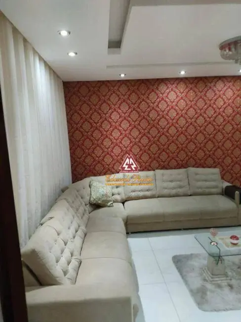 Sobrado com 3 quartos à venda, 125m2 em Jardim Bom Clima, Guarulhos - SP - imagem 3 Foto 3 de Sobrado com 3 quartos à venda, 125m2 em Jardim Bom Clima, Guarulhos - SP