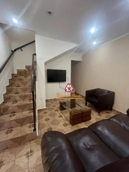 Sobrado com 4 quartos à venda, 150m2 em Vila Flórida, Guarulhos - SP - imagem 2 Foto 2 de Sobrado com 4 quartos à venda, 150m2 em Vila Flórida, Guarulhos - SP