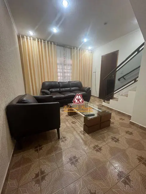 Sobrado com 4 quartos à venda, 150m2 em Vila Flórida, Guarulhos - SP - imagem 1 Foto 1 de Sobrado com 4 quartos à venda, 150m2 em Vila Flórida, Guarulhos - SP
