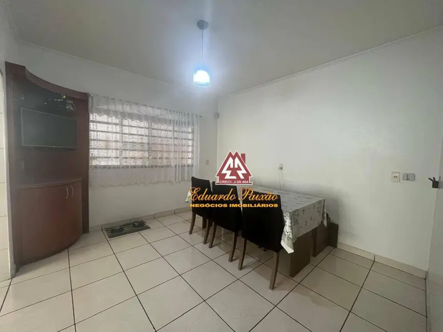 Foto 8 de Sobrado com 3 quartos à venda, 250m2 em Parque Renato Maia, Guarulhos - SP