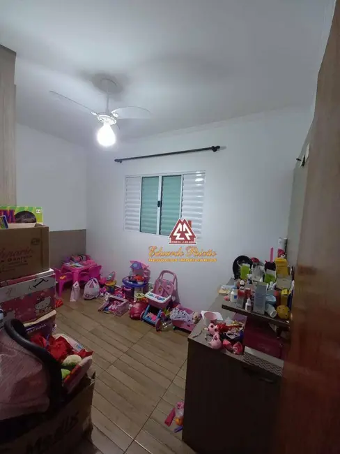 Sobrado com 3 quartos à venda, 125m2 em Jardim Santa Clara, Guarulhos - SP - imagem 8 Foto 8 de Sobrado com 3 quartos à venda, 125m2 em Jardim Santa Clara, Guarulhos - SP