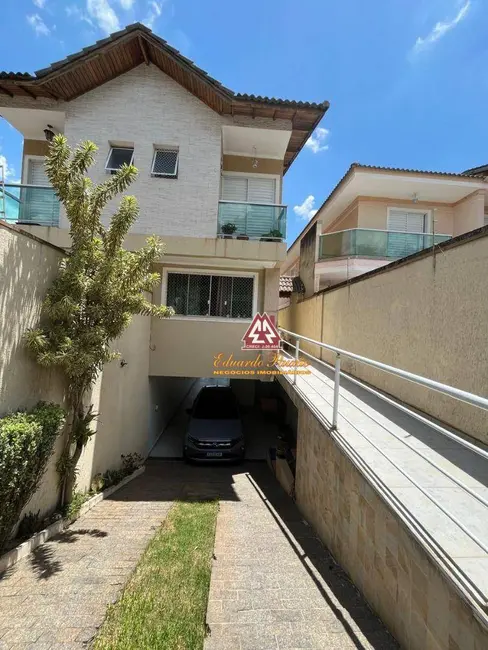 Sobrado com 3 quartos à venda, 160m2 em Jardim Vila Galvão, Guarulhos - SP - imagem 1 Foto 1 de Sobrado com 3 quartos à venda, 160m2 em Jardim Vila Galvão, Guarulhos - SP