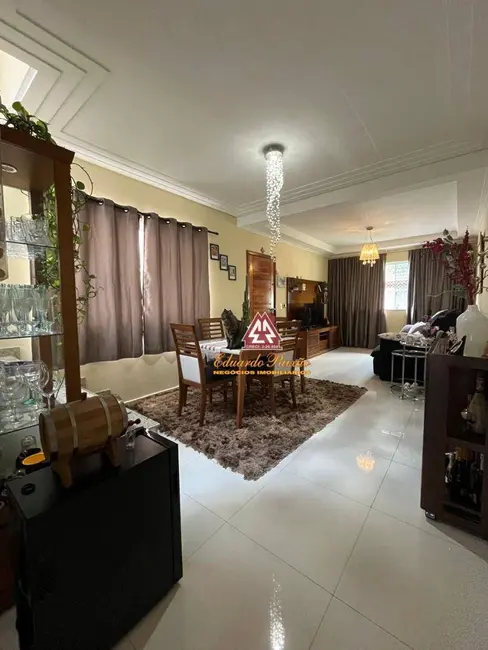 Sobrado com 3 quartos à venda, 160m2 em Jardim Vila Galvão, Guarulhos - SP - imagem 4 Foto 4 de Sobrado com 3 quartos à venda, 160m2 em Jardim Vila Galvão, Guarulhos - SP