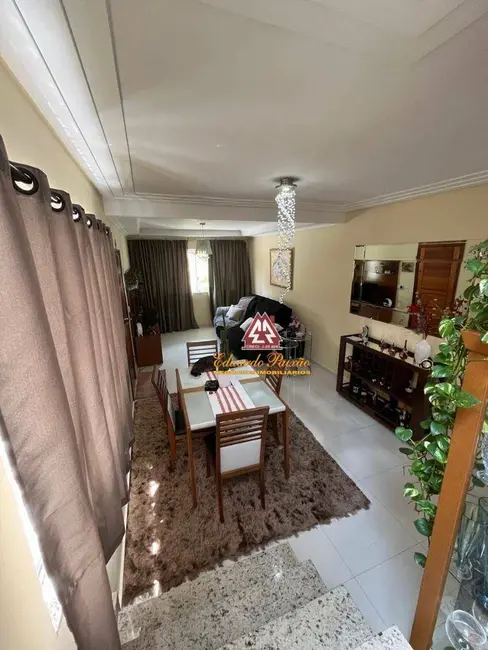 Sobrado com 3 quartos à venda, 160m2 em Jardim Vila Galvão, Guarulhos - SP - imagem 5 Foto 5 de Sobrado com 3 quartos à venda, 160m2 em Jardim Vila Galvão, Guarulhos - SP
