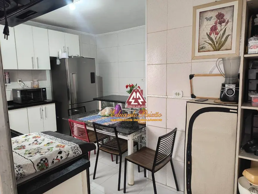 Sobrado com 3 quartos à venda, 125m2 em Jardim Rossi, Guarulhos - SP - imagem 5 Foto 5 de Sobrado com 3 quartos à venda, 125m2 em Jardim Rossi, Guarulhos - SP