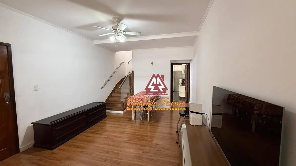 Sobrado com 3 quartos à venda, 180m2 em Jardim Vila Galvão, Guarulhos - SP - imagem 2 Foto 2 de Sobrado com 3 quartos à venda, 180m2 em Jardim Vila Galvão, Guarulhos - SP