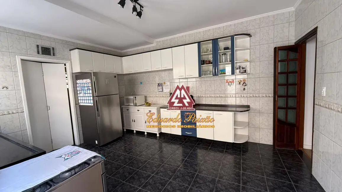 Sobrado com 3 quartos à venda, 180m2 em Jardim Vila Galvão, Guarulhos - SP - imagem 3 Foto 3 de Sobrado com 3 quartos à venda, 180m2 em Jardim Vila Galvão, Guarulhos - SP