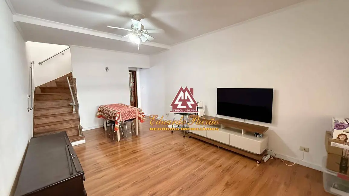 Sobrado com 3 quartos à venda, 180m2 em Jardim Vila Galvão, Guarulhos - SP - imagem 1 Foto 1 de Sobrado com 3 quartos à venda, 180m2 em Jardim Vila Galvão, Guarulhos - SP