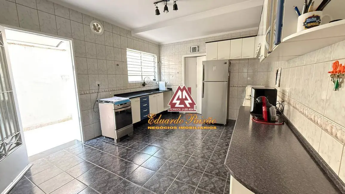 Sobrado com 3 quartos à venda, 180m2 em Jardim Vila Galvão, Guarulhos - SP - imagem 4 Foto 4 de Sobrado com 3 quartos à venda, 180m2 em Jardim Vila Galvão, Guarulhos - SP