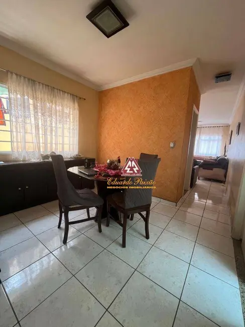 Casa com 4 quartos à venda, 250m2 em Jardim Santa Mena, Guarulhos - SP - imagem 3 Foto 3 de Casa com 4 quartos à venda, 250m2 em Jardim Santa Mena, Guarulhos - SP