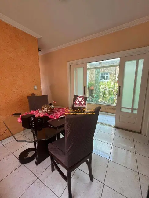 Casa com 4 quartos à venda, 250m2 em Jardim Santa Mena, Guarulhos - SP - imagem 4 Foto 4 de Casa com 4 quartos à venda, 250m2 em Jardim Santa Mena, Guarulhos - SP