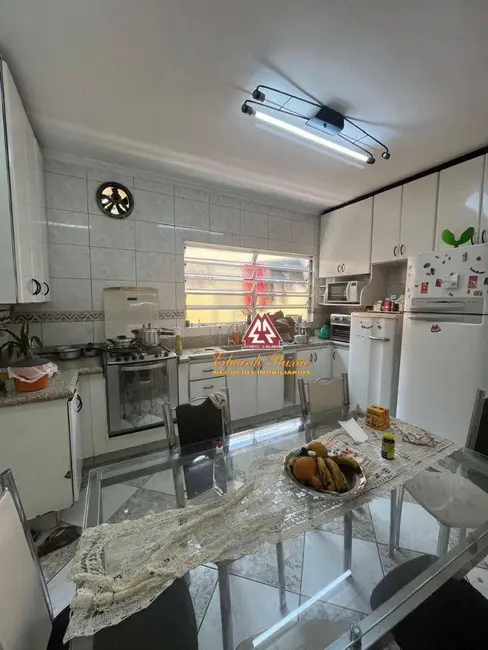 Casa com 4 quartos à venda, 250m2 em Jardim Santa Mena, Guarulhos - SP - imagem 5 Foto 5 de Casa com 4 quartos à venda, 250m2 em Jardim Santa Mena, Guarulhos - SP