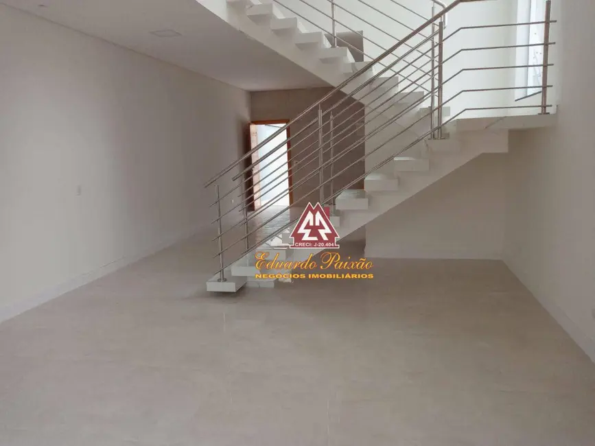 Sobrado com 3 quartos à venda, 175m2 em Guarulhos - SP - imagem 2 Foto 2 de Sobrado com 3 quartos à venda, 175m2 em Guarulhos - SP