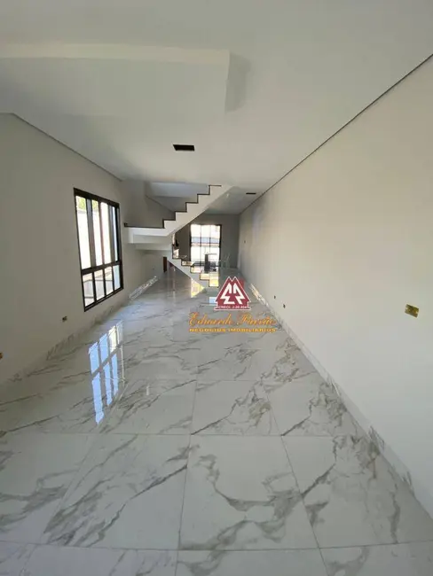 Sobrado com 3 quartos à venda, 125m2 em Jardim Santa Mena, Guarulhos - SP - imagem 6 Foto 6 de Sobrado com 3 quartos à venda, 125m2 em Jardim Santa Mena, Guarulhos - SP