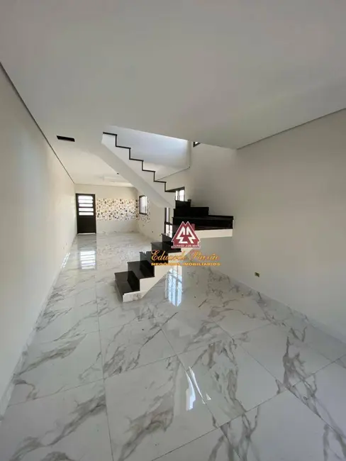 Sobrado com 3 quartos à venda, 125m2 em Jardim Santa Mena, Guarulhos - SP - imagem 8 Foto 8 de Sobrado com 3 quartos à venda, 125m2 em Jardim Santa Mena, Guarulhos - SP