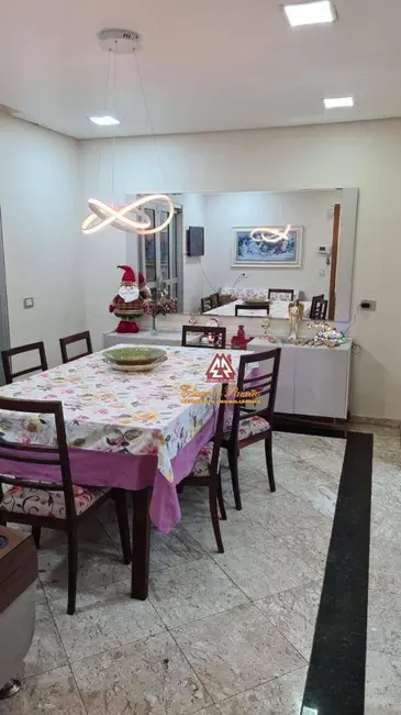 Foto 8 de Sobrado com 3 quartos à venda, 350m2 em Jardim Bom Clima, Guarulhos - SP