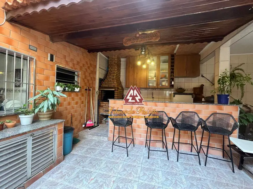 Foto 2 de Sobrado com 5 quartos à venda, 274m2 em Cidade Martins, Guarulhos - SP