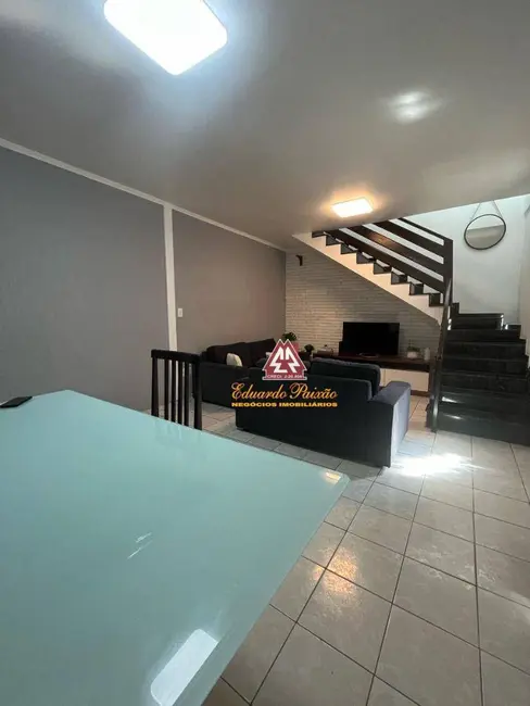 Foto 3 de Sobrado com 5 quartos à venda, 274m2 em Cidade Martins, Guarulhos - SP