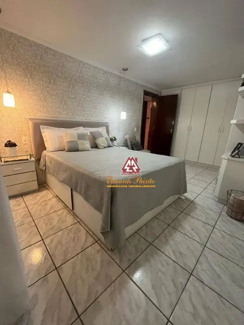 Foto 9 de Sobrado com 5 quartos à venda, 274m2 em Cidade Martins, Guarulhos - SP