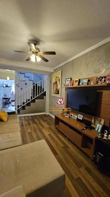 Foto 2 de Sobrado com 2 quartos à venda, 132m2 em Jardim Célia, Guarulhos - SP