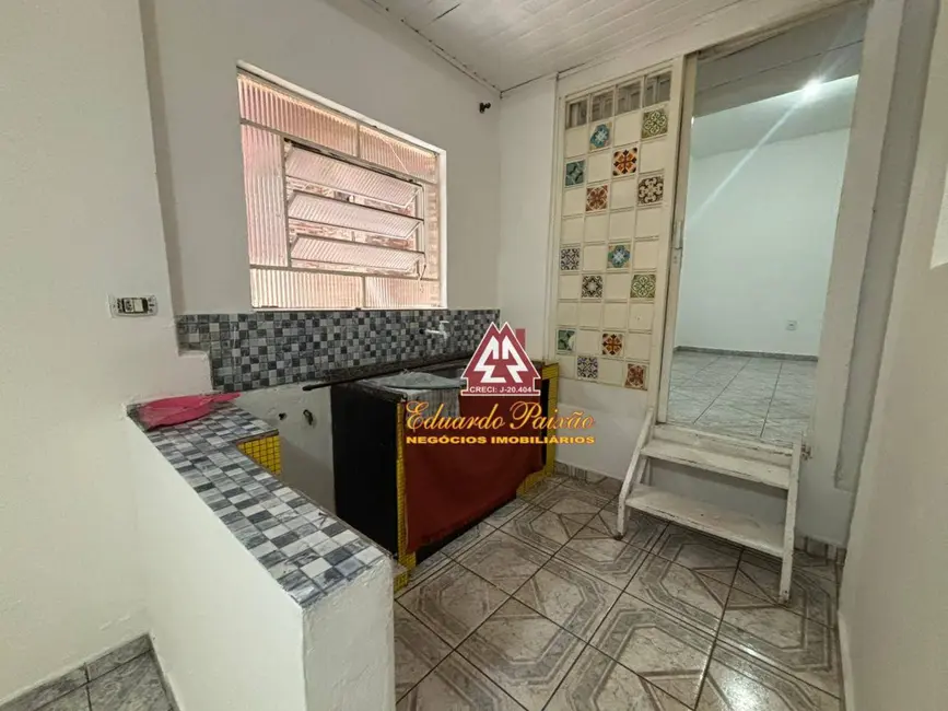 Casa com 2 quartos para alugar, 60m2 em Parque Santo Antônio, Guarulhos - SP - imagem 4 Foto 4 de Casa com 2 quartos para alugar, 60m2 em Parque Santo Antônio, Guarulhos - SP